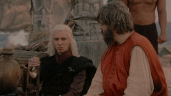 extant_GameOfThrones_1x01-WinterIsComing_4848