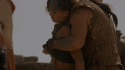 extant_GameOfThrones_1x01-WinterIsComing_4858