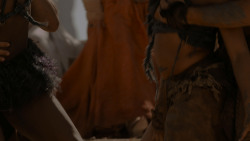 extant_GameOfThrones_1x01-WinterIsComing_4860