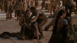 extant_GameOfThrones_1x01-WinterIsComing_4873