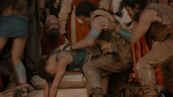 extant_GameOfThrones_1x01-WinterIsComing_4886