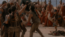 extant_GameOfThrones_1x01-WinterIsComing_4897