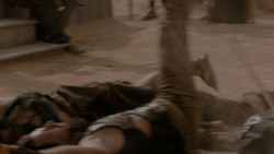 extant_GameOfThrones_1x01-WinterIsComing_4916