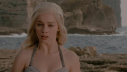 extant_GameOfThrones_1x01-WinterIsComing_4938