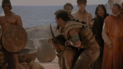 extant_GameOfThrones_1x01-WinterIsComing_4943