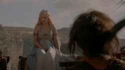 extant_GameOfThrones_1x01-WinterIsComing_4944