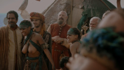 extant_GameOfThrones_1x01-WinterIsComing_4953