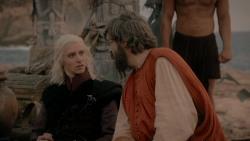 extant_GameOfThrones_1x01-WinterIsComing_4959
