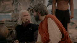 extant_GameOfThrones_1x01-WinterIsComing_4961