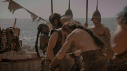extant_GameOfThrones_1x01-WinterIsComing_4969