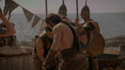 extant_GameOfThrones_1x01-WinterIsComing_4972