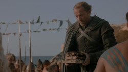 extant_GameOfThrones_1x01-WinterIsComing_5015