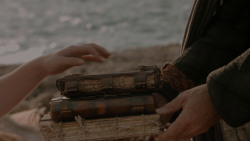extant_GameOfThrones_1x01-WinterIsComing_5019