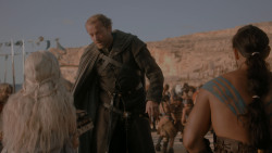 extant_GameOfThrones_1x01-WinterIsComing_5026