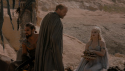 extant_GameOfThrones_1x01-WinterIsComing_5048