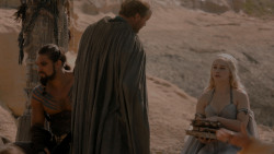 extant_GameOfThrones_1x01-WinterIsComing_5054