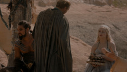 extant_GameOfThrones_1x01-WinterIsComing_5055