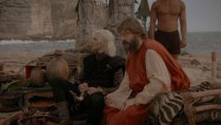 extant_GameOfThrones_1x01-WinterIsComing_5063