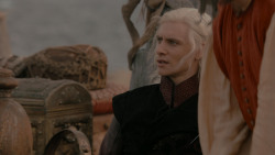 extant_GameOfThrones_1x01-WinterIsComing_5065