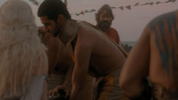 extant_GameOfThrones_1x01-WinterIsComing_5074