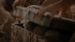 extant_GameOfThrones_1x01-WinterIsComing_5078