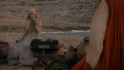 extant_GameOfThrones_1x01-WinterIsComing_5102