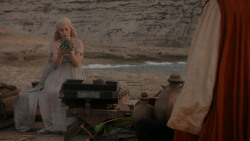 extant_GameOfThrones_1x01-WinterIsComing_5105
