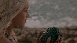 extant_GameOfThrones_1x01-WinterIsComing_5116