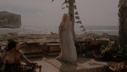 extant_GameOfThrones_1x01-WinterIsComing_5158