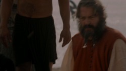 extant_GameOfThrones_1x01-WinterIsComing_5186