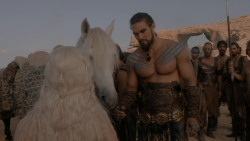 extant_GameOfThrones_1x01-WinterIsComing_5225