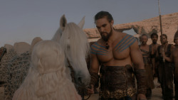 extant_GameOfThrones_1x01-WinterIsComing_5227