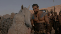 extant_GameOfThrones_1x01-WinterIsComing_5228
