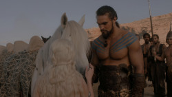 extant_GameOfThrones_1x01-WinterIsComing_5230