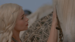 extant_GameOfThrones_1x01-WinterIsComing_5241