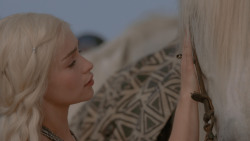 extant_GameOfThrones_1x01-WinterIsComing_5243
