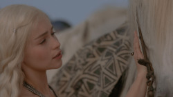 extant_GameOfThrones_1x01-WinterIsComing_5245