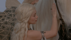 extant_GameOfThrones_1x01-WinterIsComing_5254