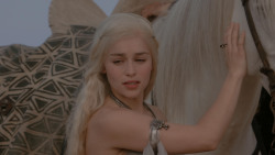 extant_GameOfThrones_1x01-WinterIsComing_5257