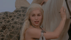 extant_GameOfThrones_1x01-WinterIsComing_5258