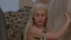 extant_GameOfThrones_1x01-WinterIsComing_5271