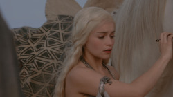 extant_GameOfThrones_1x01-WinterIsComing_5272
