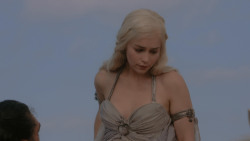 extant_GameOfThrones_1x01-WinterIsComing_5290