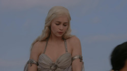 extant_GameOfThrones_1x01-WinterIsComing_5295