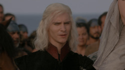 extant_GameOfThrones_1x01-WinterIsComing_5310