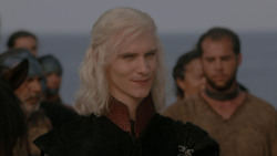 extant_GameOfThrones_1x01-WinterIsComing_5325