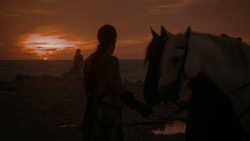 extant_GameOfThrones_1x01-WinterIsComing_5327