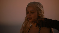 extant_GameOfThrones_1x01-WinterIsComing_5419