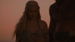 extant_GameOfThrones_1x01-WinterIsComing_5427