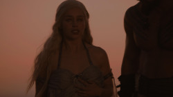 extant_GameOfThrones_1x01-WinterIsComing_5430